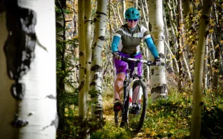 woman-bike-in-aspens_0.png