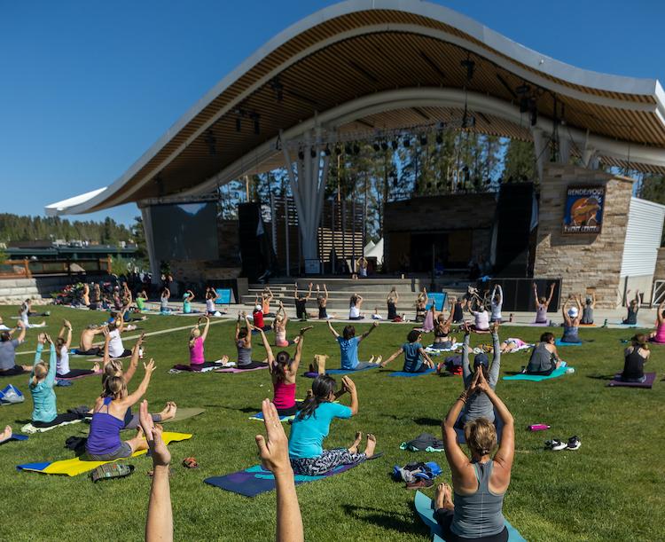 Yoga, Fitness in the Park