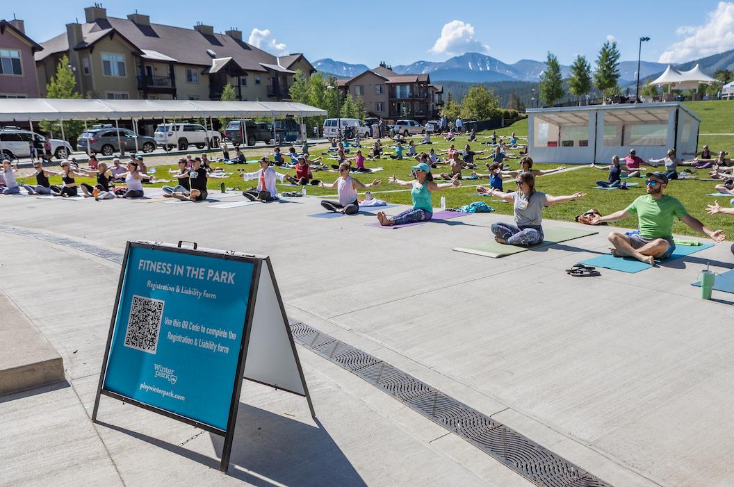 Yoga, Fitness in the Park