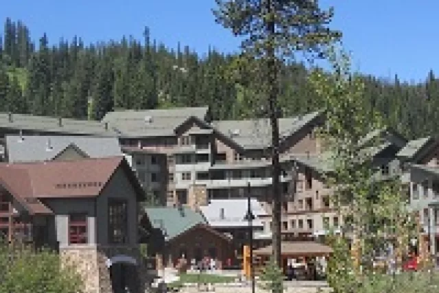 Zephyr Mountain Lodge Enjoys Plenty Of Colorado Sunshine Photo 2