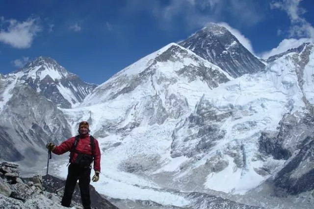 Everest approach Photo 3