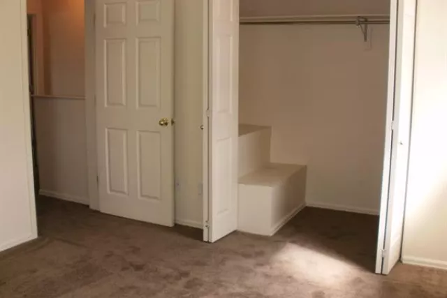 Bedroom Photo 11
