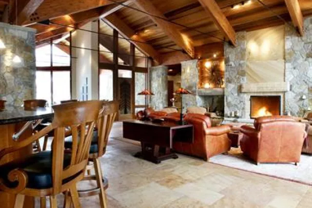 Custom Home -  Photo 11