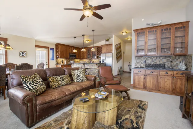 SWP Cozens Pointe living room  Photo