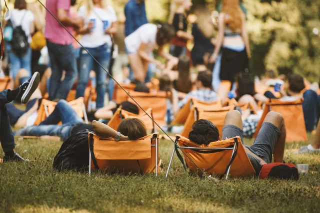 Relaxing to live music Photo