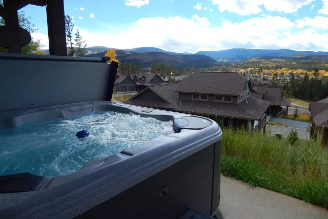 SWP Rendezvous townhome private outdoor hot tub at our cabin rentals Photo 8