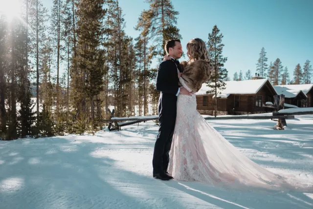 Winter Wedding  Photo 9