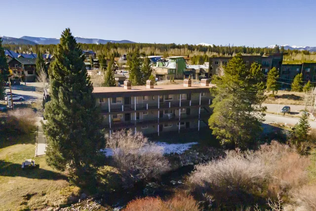 Hi Country Haus Building 15 Photo 19