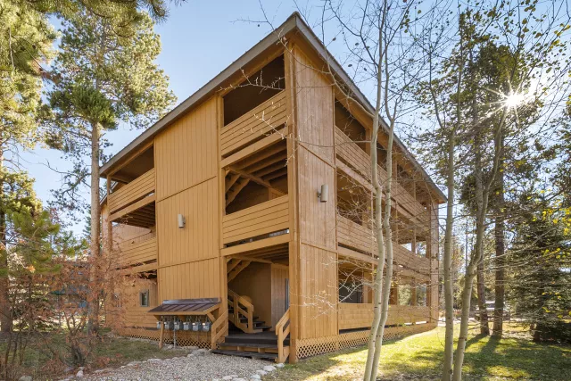 Hi Country Haus Building 25 Photo 16