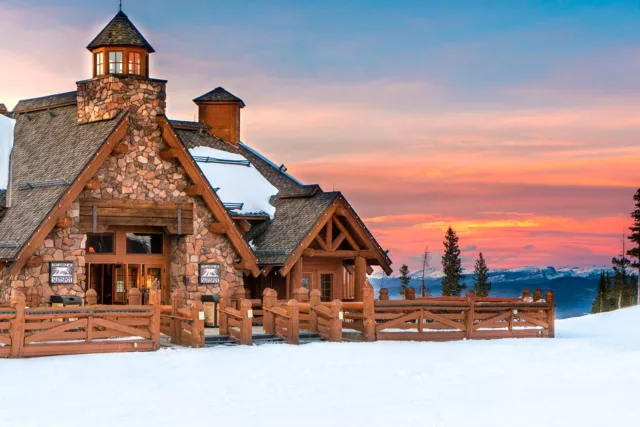 Mountaintop Aprés Photo