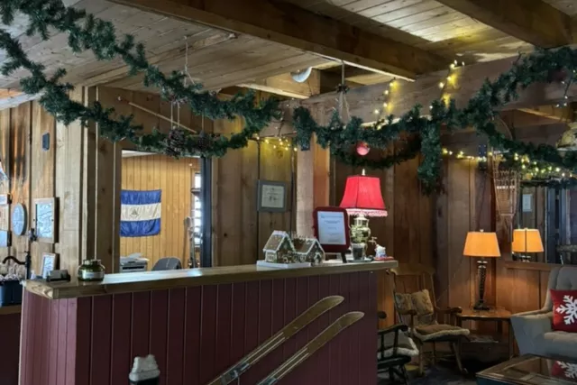 Front desk located in lounge/lobby area Photo 7