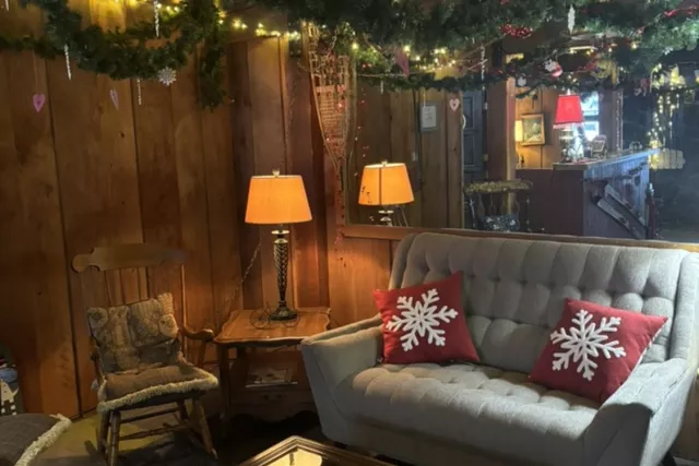 Another cozy space to spend your evening Photo 5