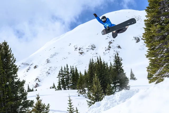 Snowboarding in the backcountry Photo 4