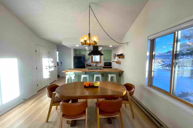 Snow Capped Properties Photo 15