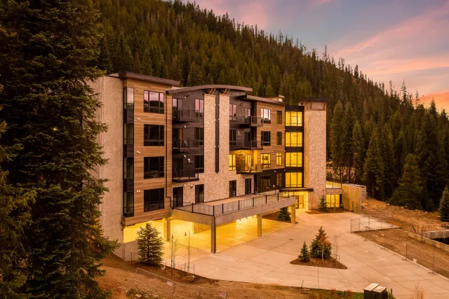 The U9200 Club Photo 3