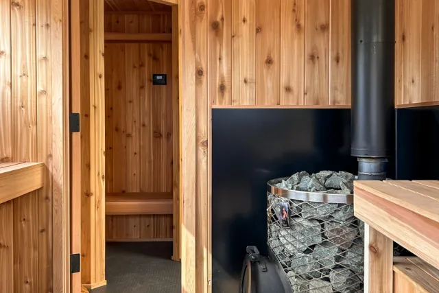 Howling Moon Sauna Photo 3