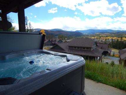 SWP Rendezvous townhome private outdoor hot tub at our cabin rentals