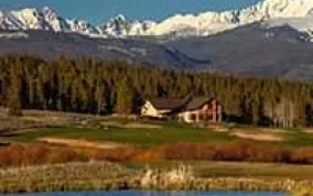 Clubhouse in the fall Photo