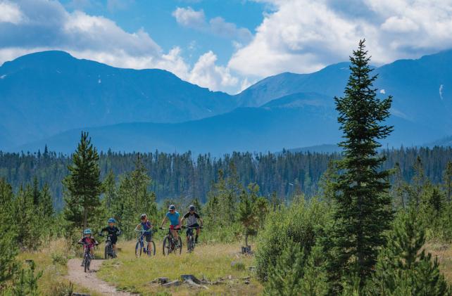 Summer_Family_Biking_Mountains.jpg