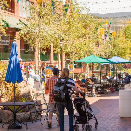 Shoping and Dining at Cooper Creek Square