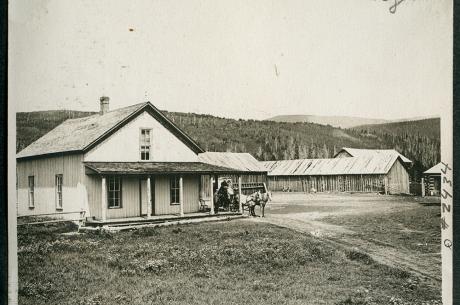 Historical image of Cozen's Museum courtesy of Grand County Historical Association